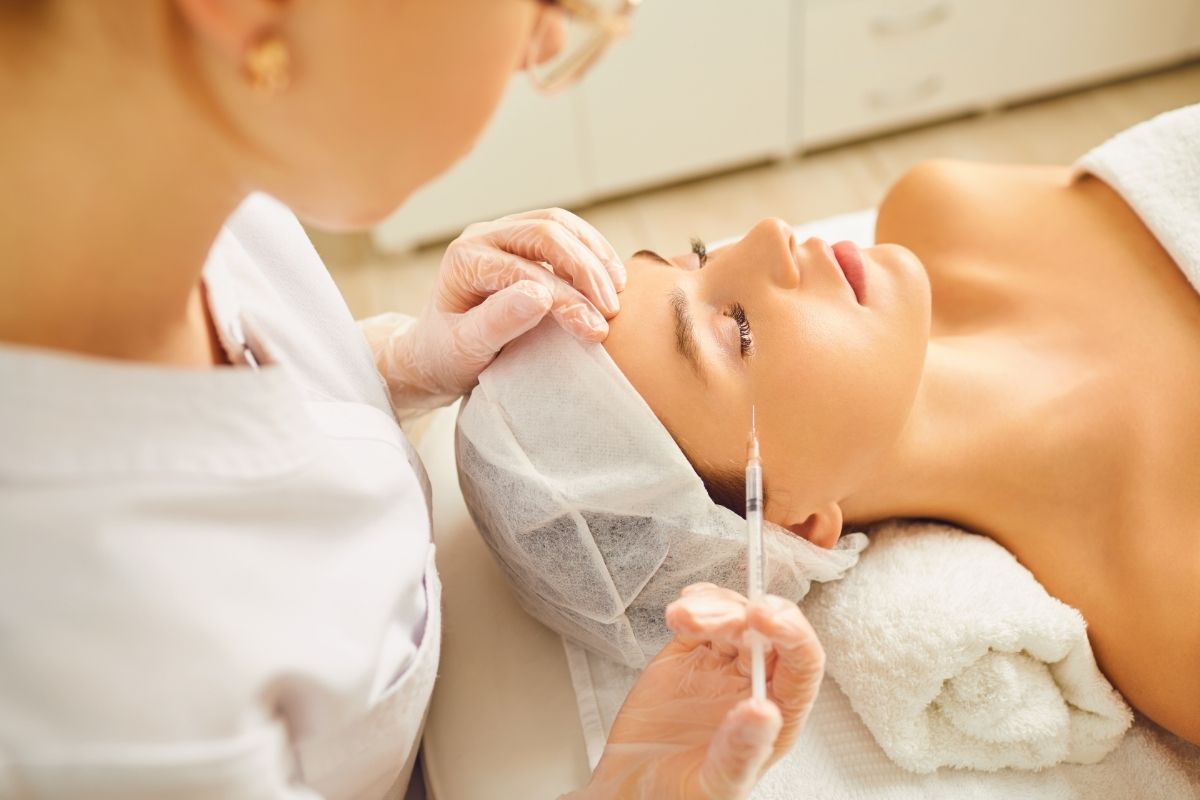 Differences Between Botox and Fillers: Which One Should You Prefer in Which Situation?
